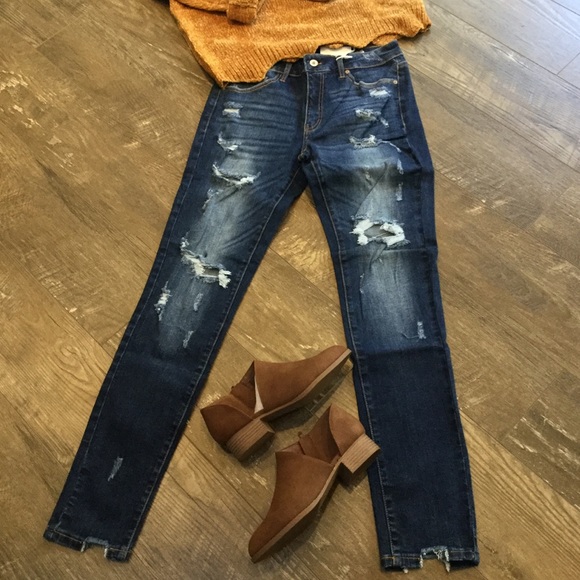 MEDFORD-Low Cut Out Bootie - Picture 2 of 5